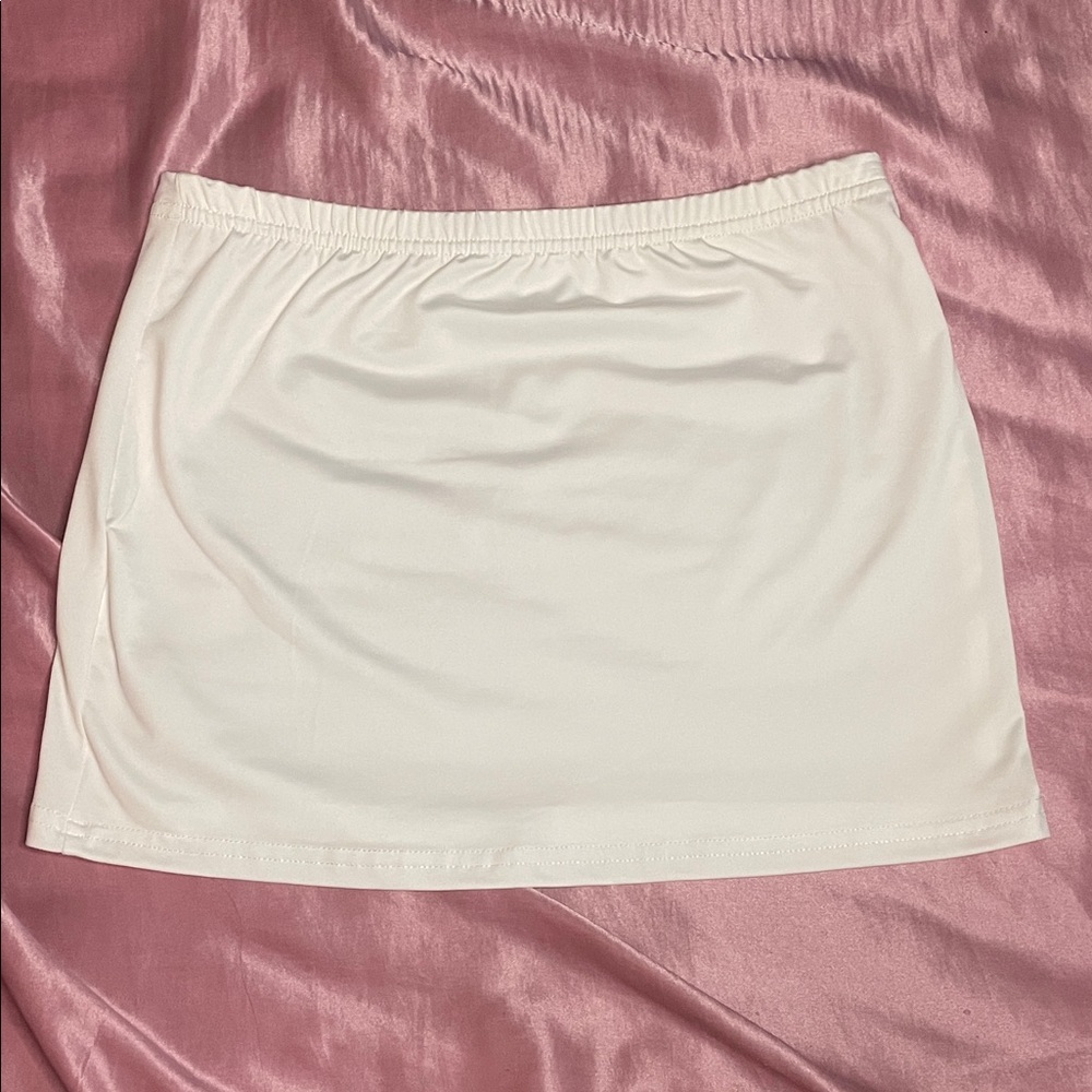 Windsor White Mini Skirt 🤍